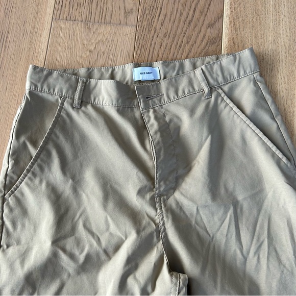 Boys Old Navy Khaki Shorts - Picture 6 of 8